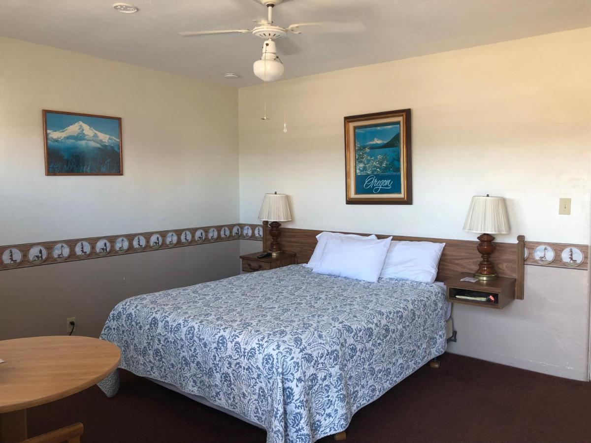 Lighthouse Inn Флоренс Екстер'єр фото