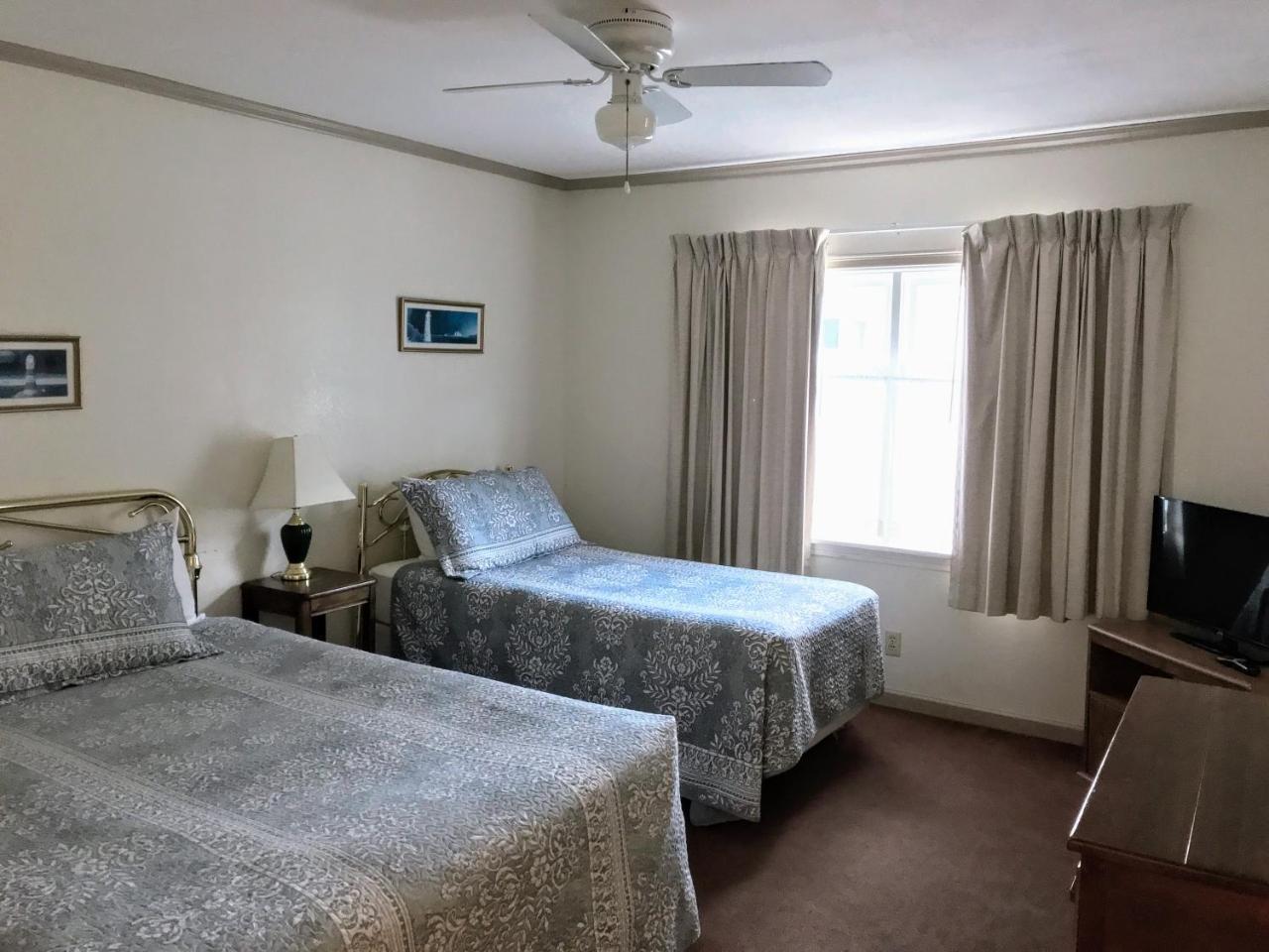 Lighthouse Inn Флоренс Екстер'єр фото